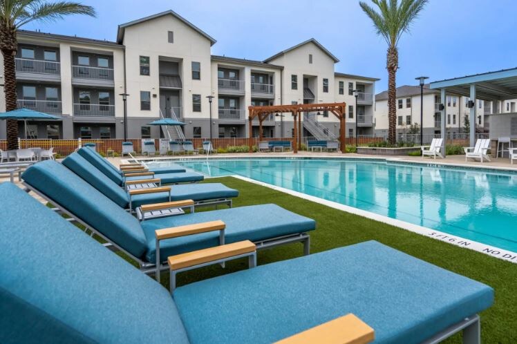 Building Photo - 650 Sgt Ed Holcomb Blvd S