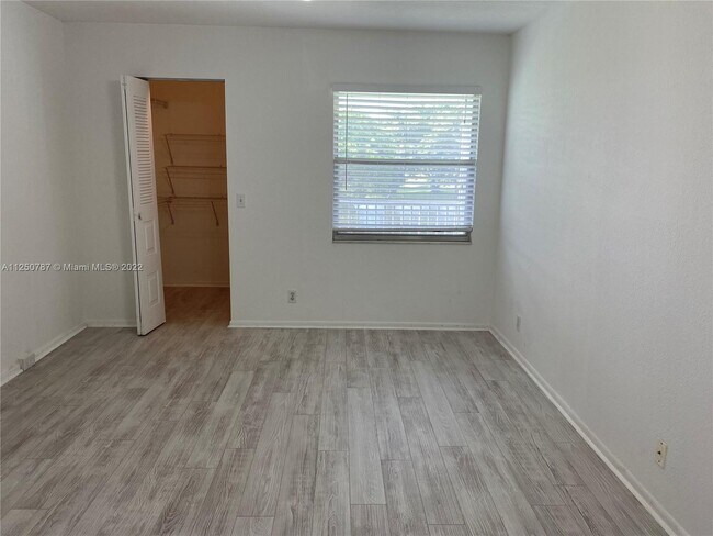 Building Photo - 13250 SW 4th Ct