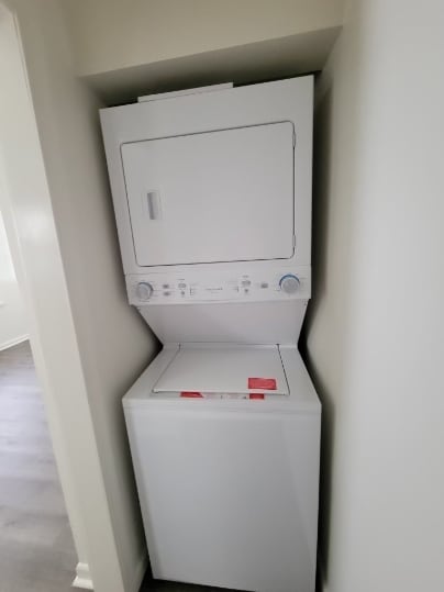 Building Photo - 431 Main St