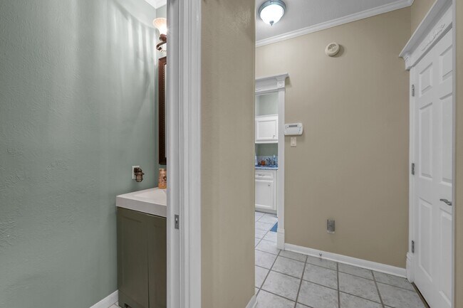 Building Photo - 192 Monterrey Rd W