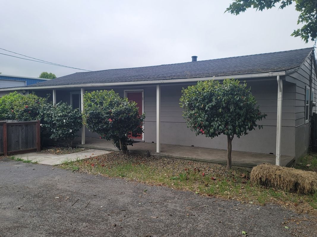 Building Photo - 380 Yolanda Ave