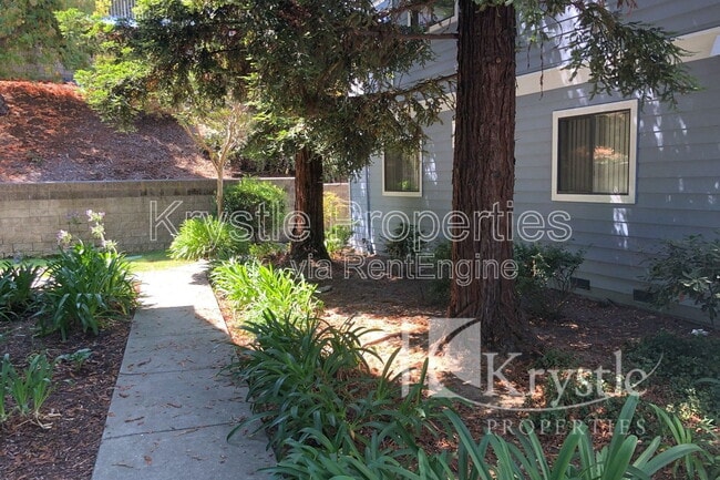 Building Photo - 149 Sea Crest Cir