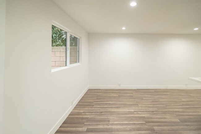 Building Photo - OPEN HOUSE TUESDAY 13,2025@ 6:30pm!       ...