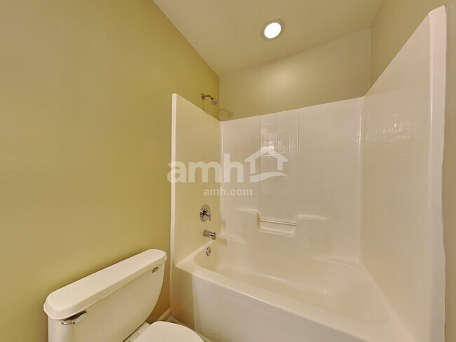 Building Photo - 1100 Briar Rose Ln