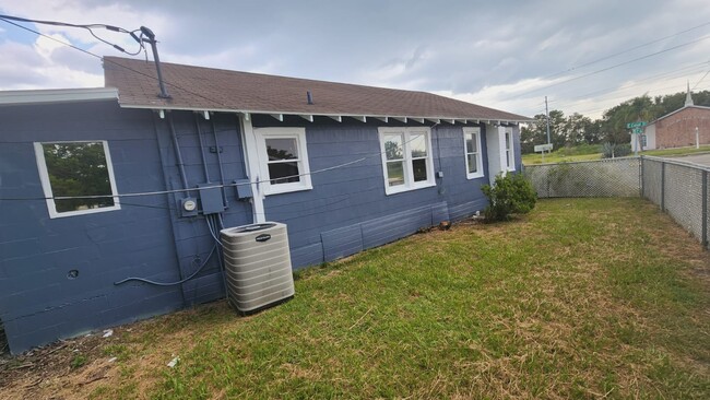 Primary Photo - 1200 E Canal St