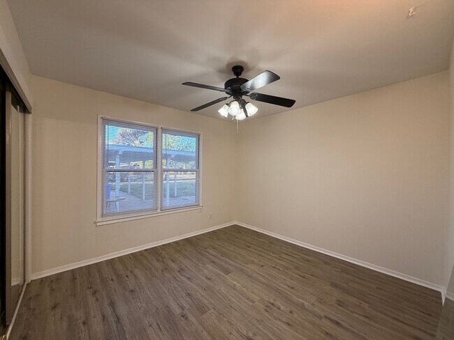 Building Photo - Charming 4-Bed Home — Freshly Rehabbed AVAILABLE NOW!