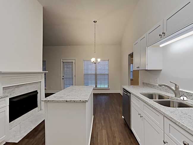 Building Photo - 2302 Amber Glen Dr