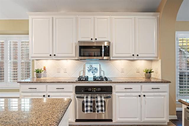 Building Photo - 14881 Holly Leaf Dr