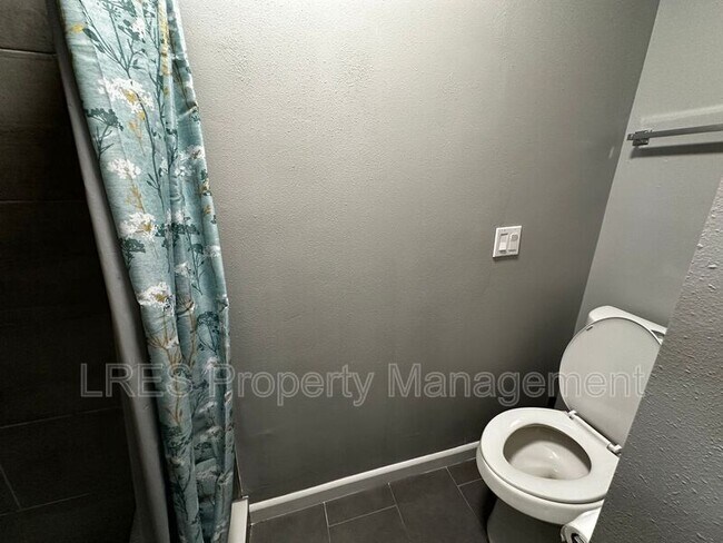 Building Photo - 2706 Graduate Ct