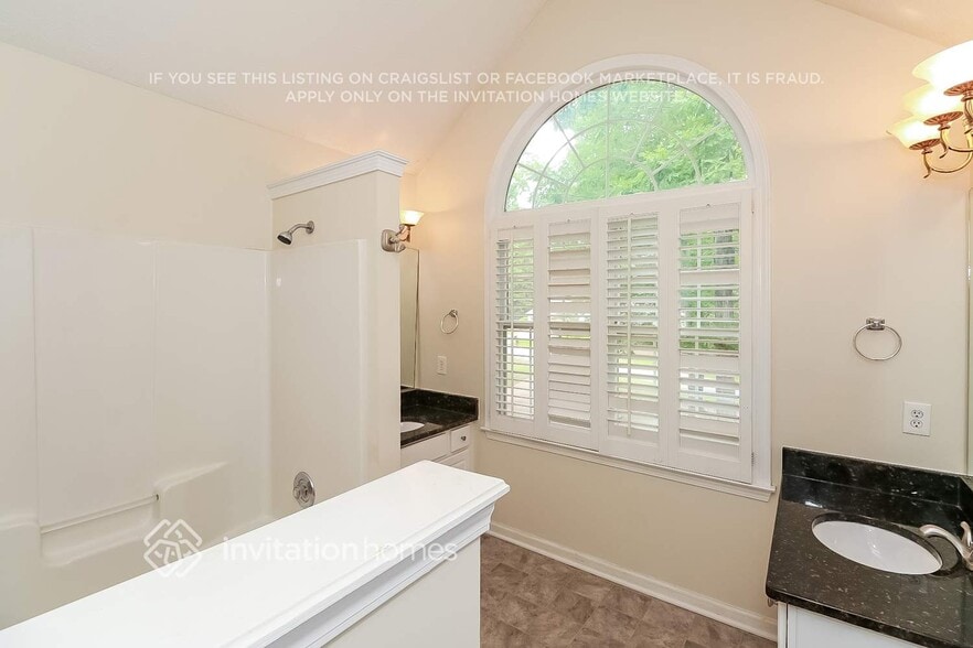 Building Photo - 223 Manchester Dr