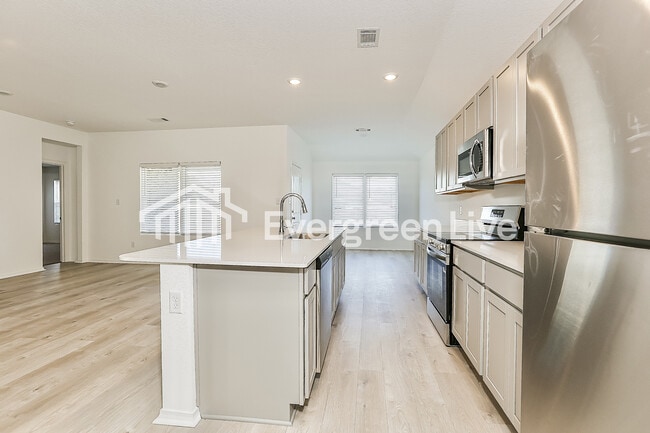 Building Photo - 1280 Tsar Rd