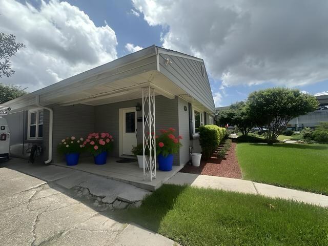 Building Photo - 609 Melody Dr