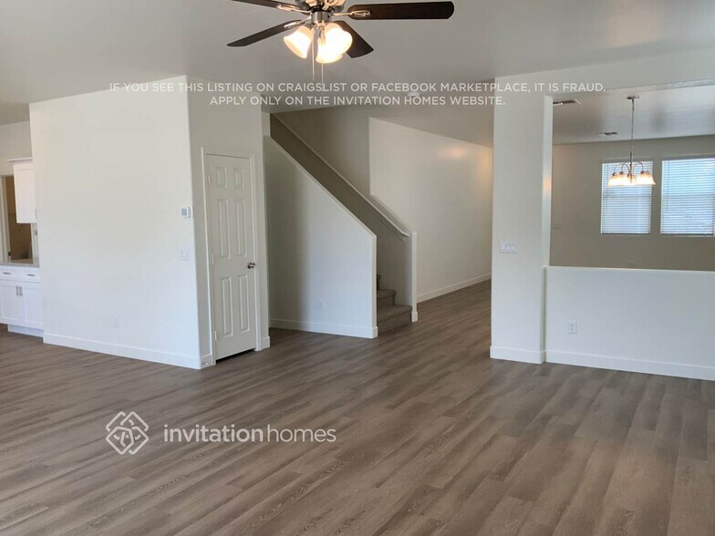 Building Photo - 1806 E Patrick Ln