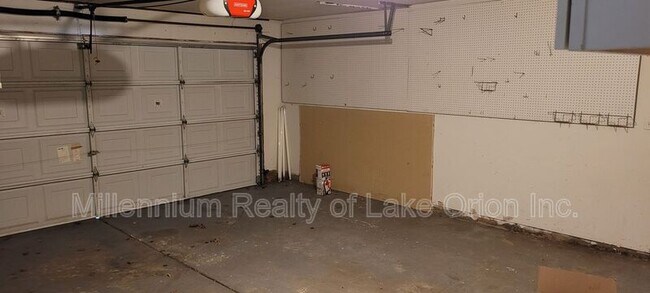 Building Photo - 29359 Hemlock Dr