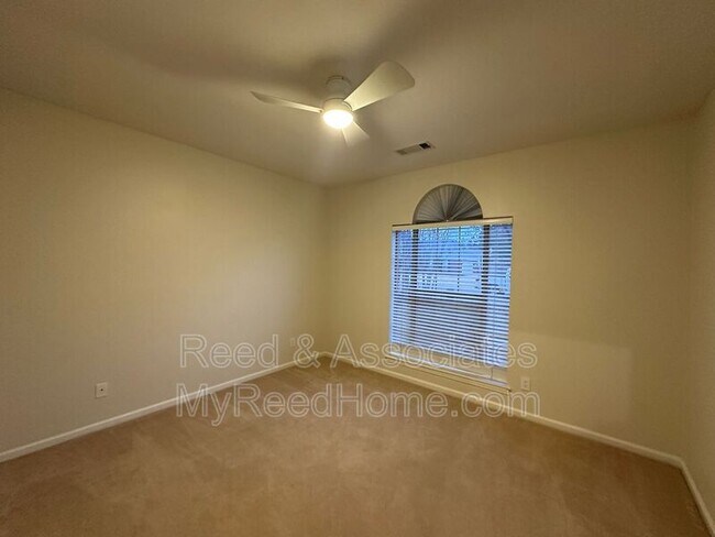 Building Photo - 7161 Lauren Ln