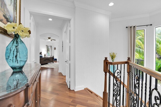 Building Photo - 10703 Versailles Blvd