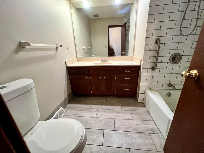 Building Photo - Amazing 4 Bedroom Home!