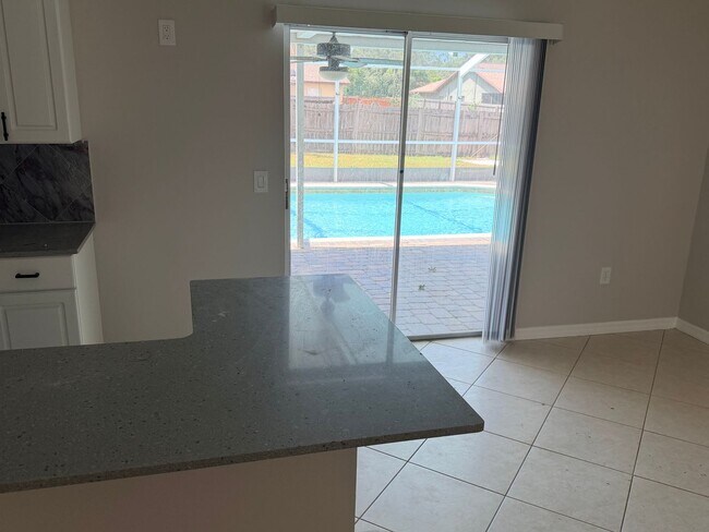 Building Photo - THREE BEDROOM POOL HOME!!!!