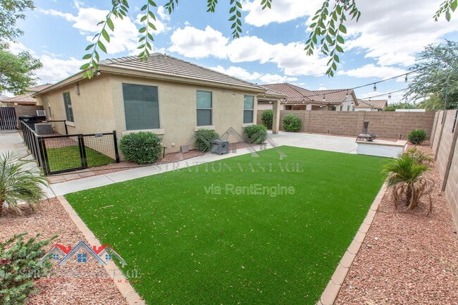Building Photo - 3068 E Ravenswood Dr