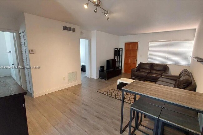 Building Photo - 8037 Lake Dr