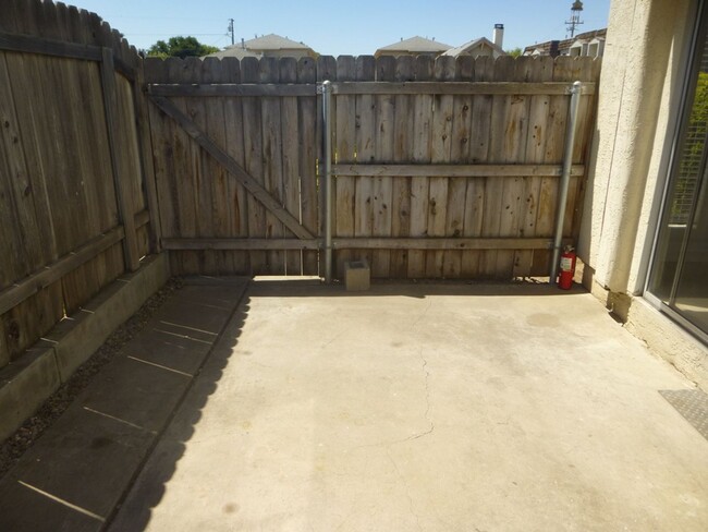 Building Photo - Townhome in Old Orcutt