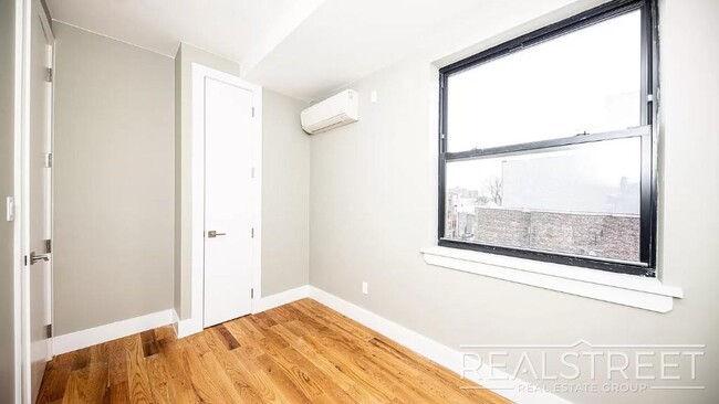 Building Photo - NEW MODERN 2 BED IN CROWN HEIGHTS!