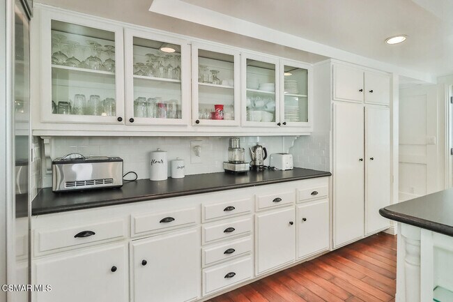 Building Photo - 31944 CA-1