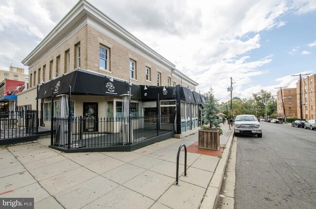 Building Photo - 4201 Cathedral Ave NW