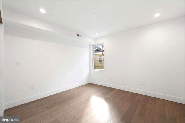 Building Photo - Gorgeous 3-Bedroom (or 2BR + Office) Townhome in the Heart of Northern Liberties! Available July ...