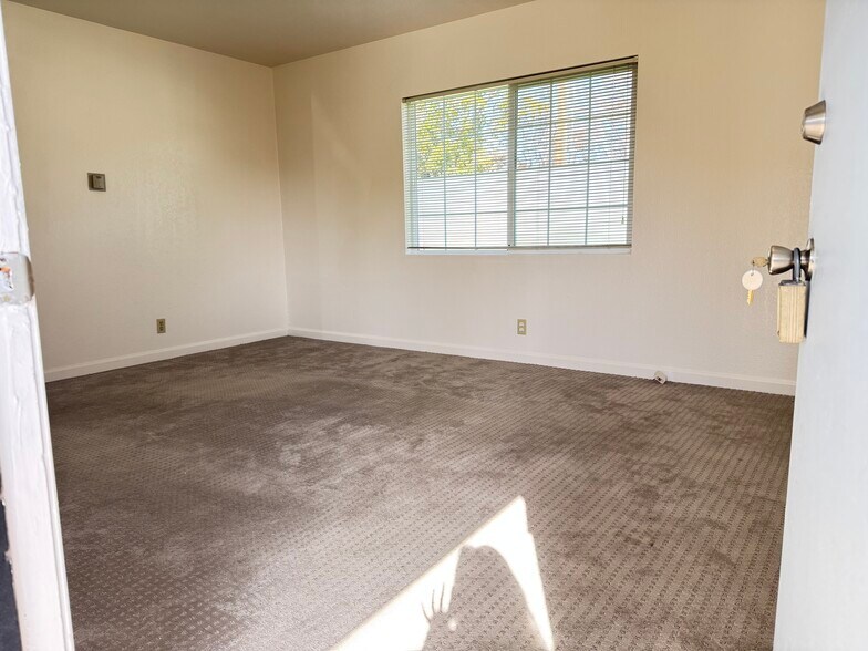 Living Room - 2314 Homestead Rd