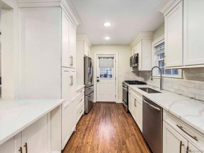 Building Photo - 5 Indian Dr