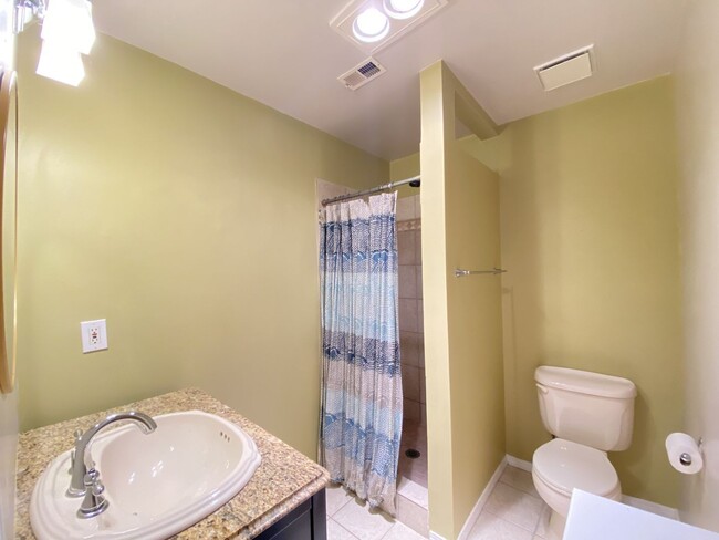 Building Photo - Beautiful Apartment at Los Pueblos de Santa Fe