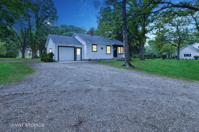 Building Photo - 2309 Riverside Dr