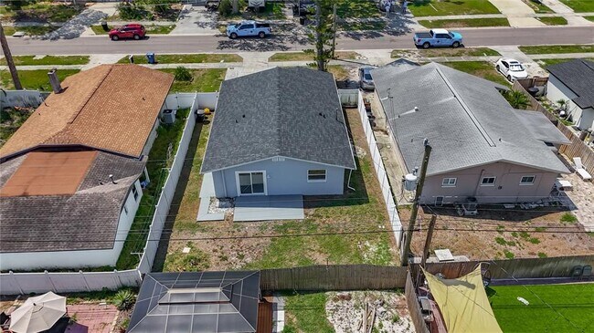 Building Photo - 1755 Shore Acres Blvd NE