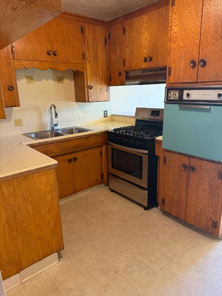 Building Photo - 2030 Kinsley St