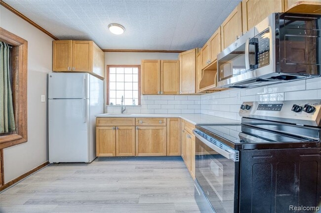 Building Photo - 321 Longspur Ln