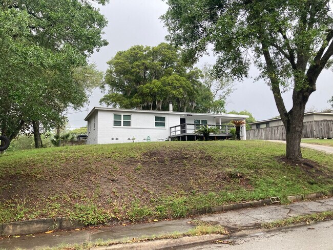 Building Photo - 6923 Gaillardia Rd S