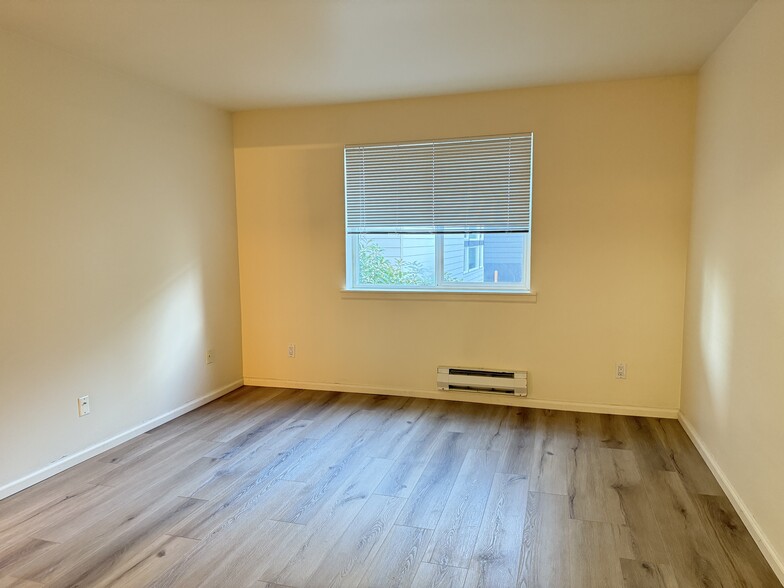 Building Photo - 559 McGraw St