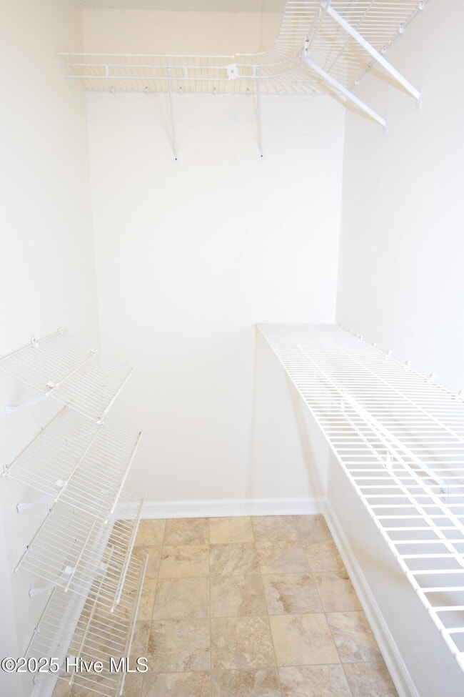 Building Photo - 2940 Mulberry Ln
