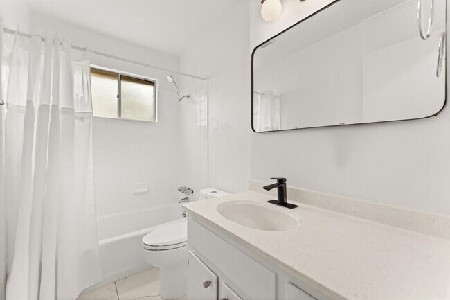 Building Photo - 6408 Sunnysky Way