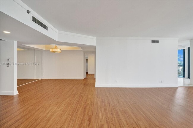 Building Photo - 20281 E Country Club Dr
