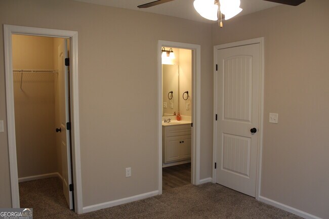 Building Photo - 425 Andover Dr