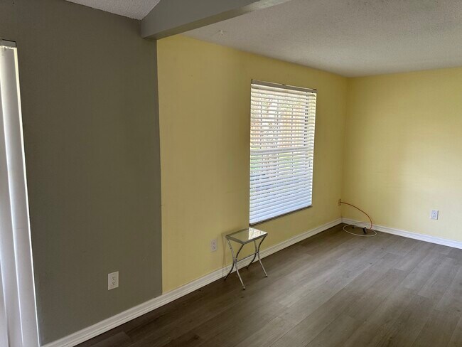 Building Photo - Hillpoint Way