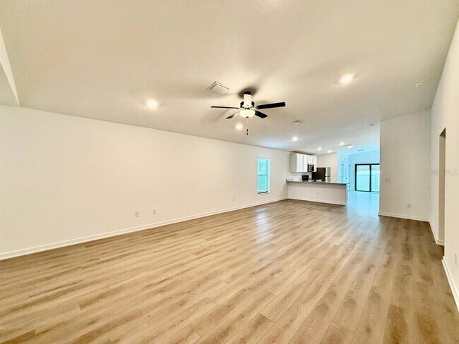 Building Photo - 5745 Helmsman Ct