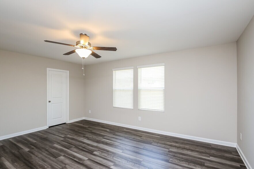 Building Photo - 921 Feldman Chase