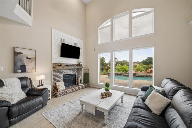Building Photo - 1125 Shady Knoll Ln