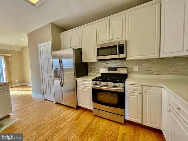 Building Photo - 1030 Grand Oak Way
