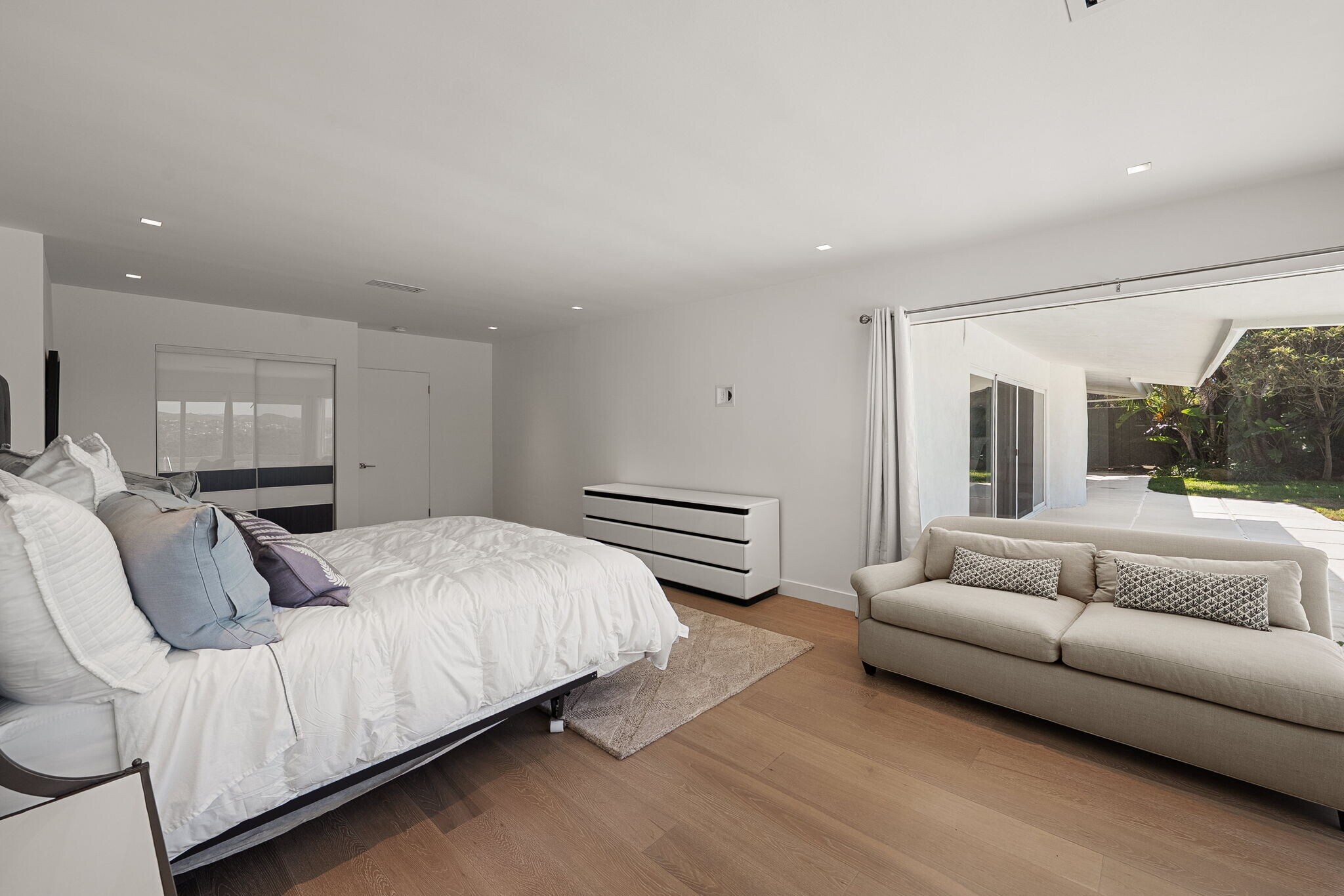 Building Photo - 1641 Tower Grove Dr