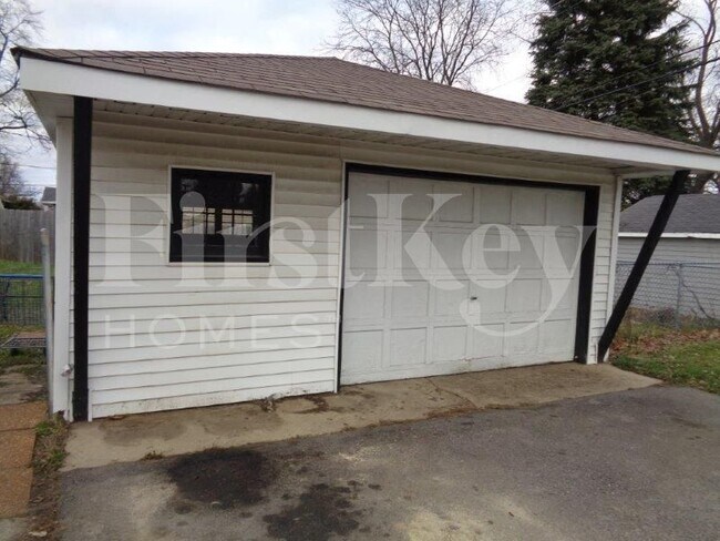 Building Photo - 1 Birch St