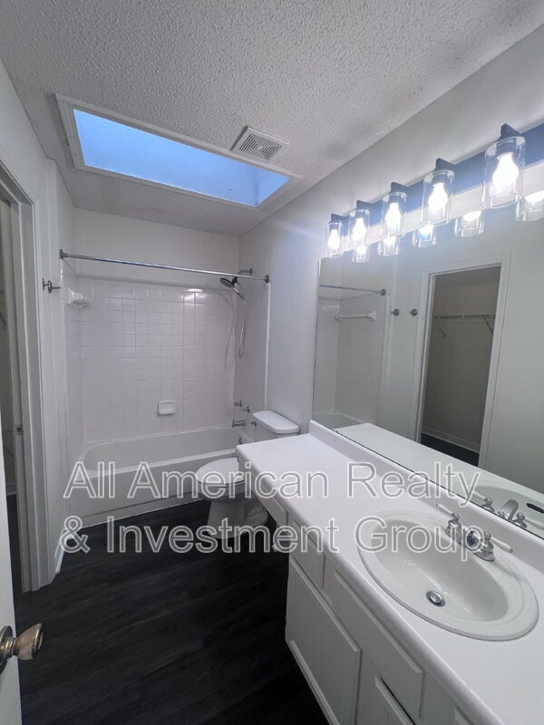 Building Photo - 1721 Colonial Ct